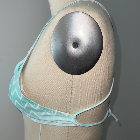 Kovey Swell Mint Ombre Bikini Top Size M - NWT! - Picture 10 of 12